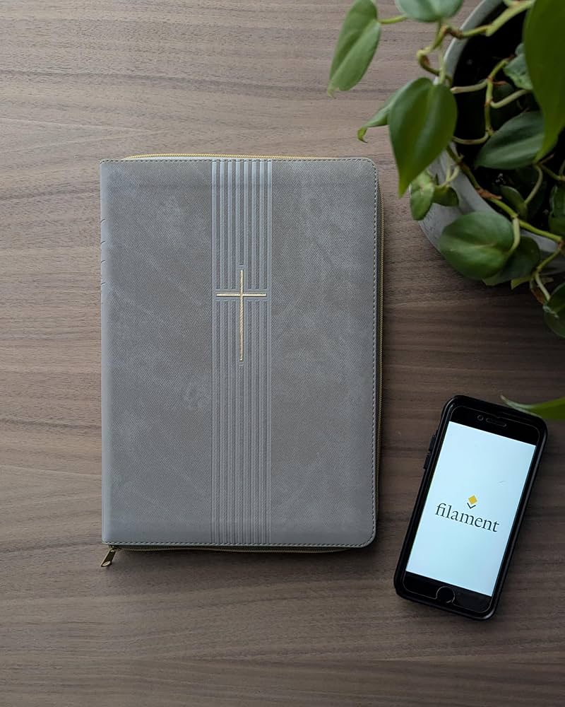 Santa Biblia Letra Grande NTV Columna central Gris Zipper