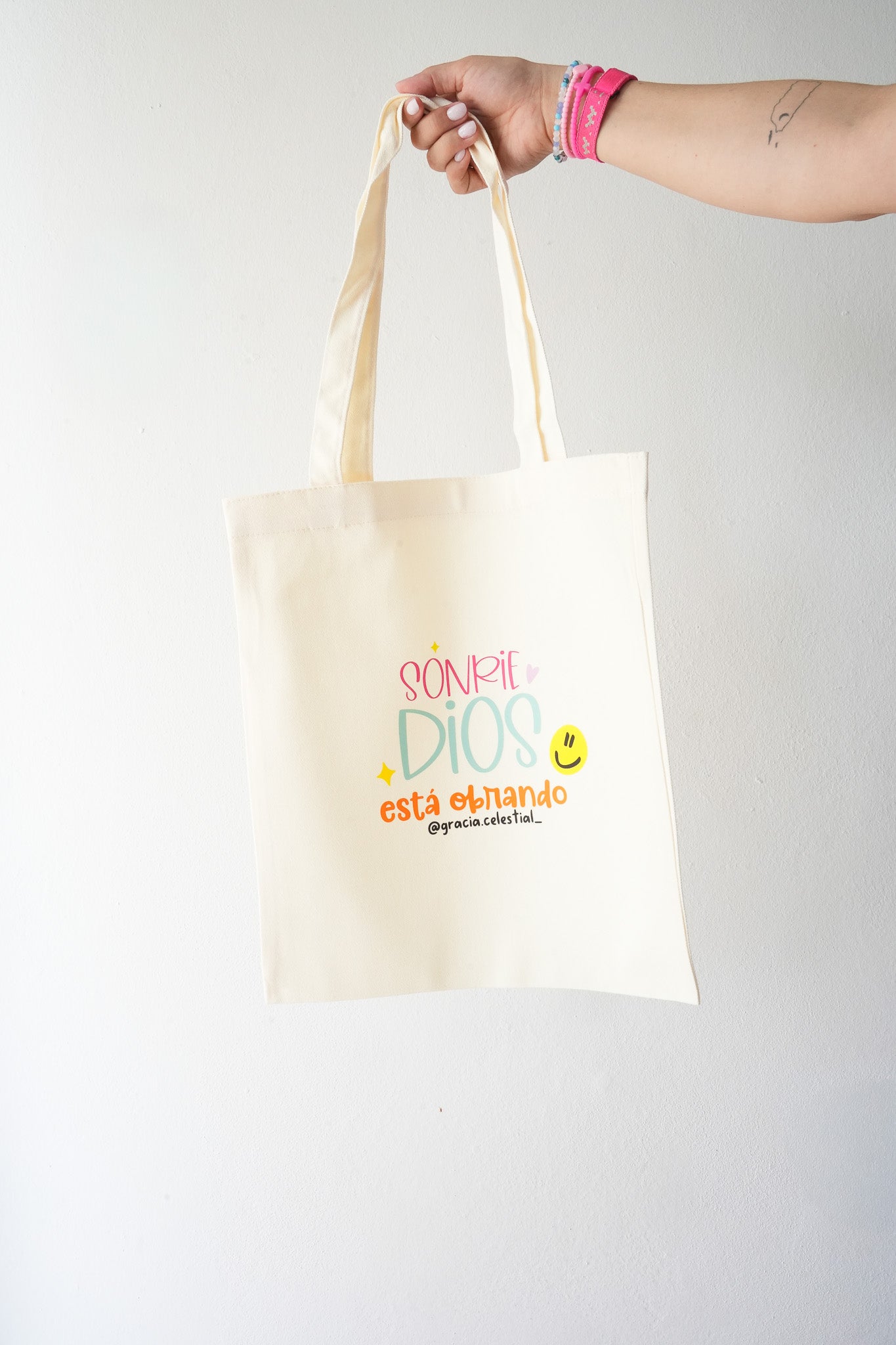 Tote Bag Sonrie Dios está Obrando