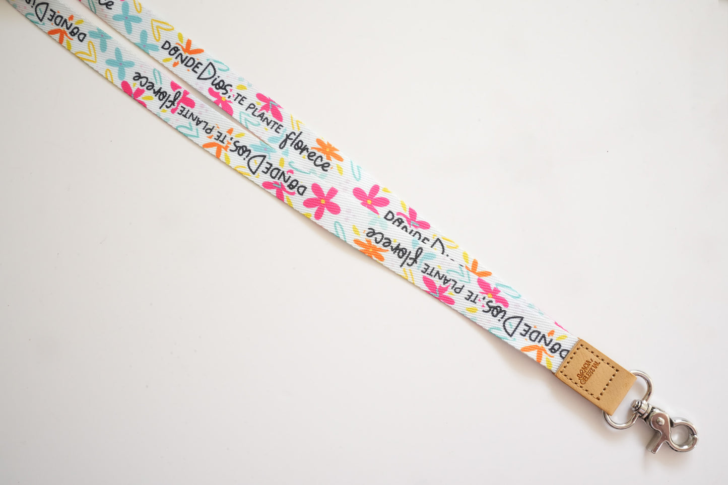 Donde Dios te Plante Florece Lanyards