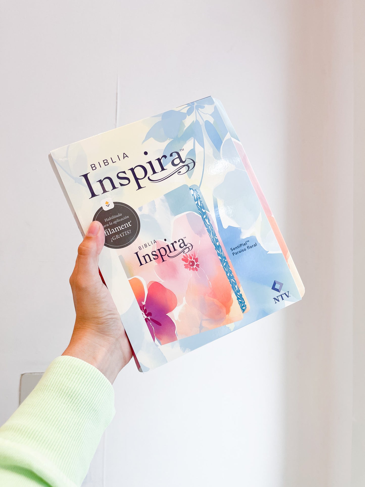 Biblia Inspira Colored Flowers